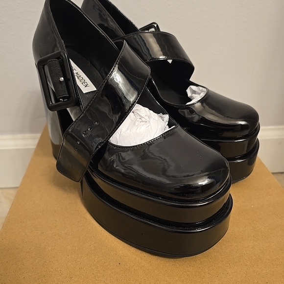 Steve Madden Womens Carly Black Patent Leather Platform Heels Size 8.5 - Picture 2 of 9